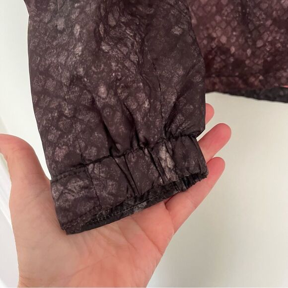 New Balance Running Jacket. EUC Size Small - Picture 5 of 10